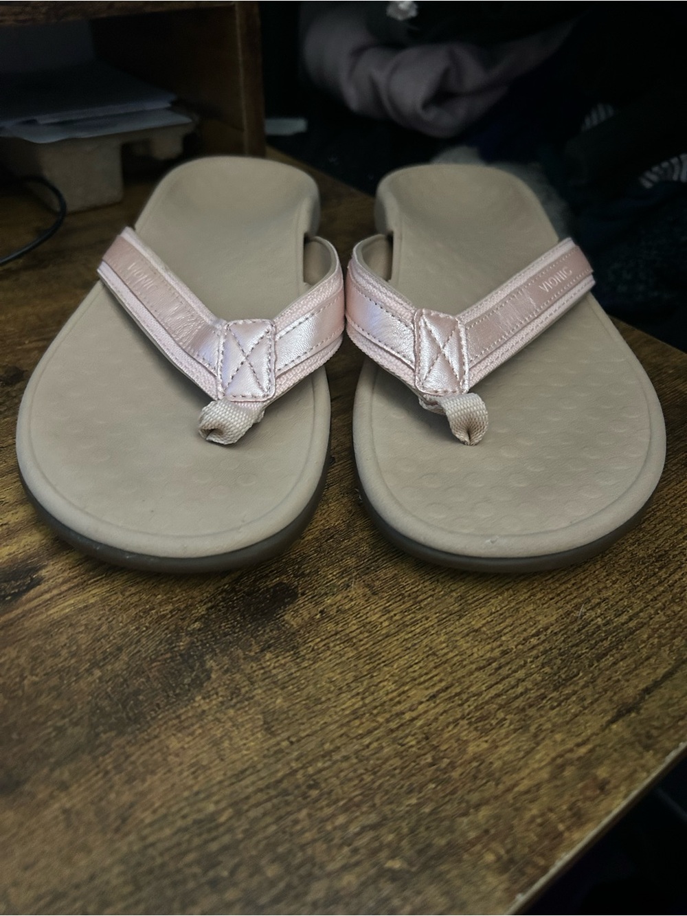 Vionic Women's Blush Metallic Thong Sandals US size 7
